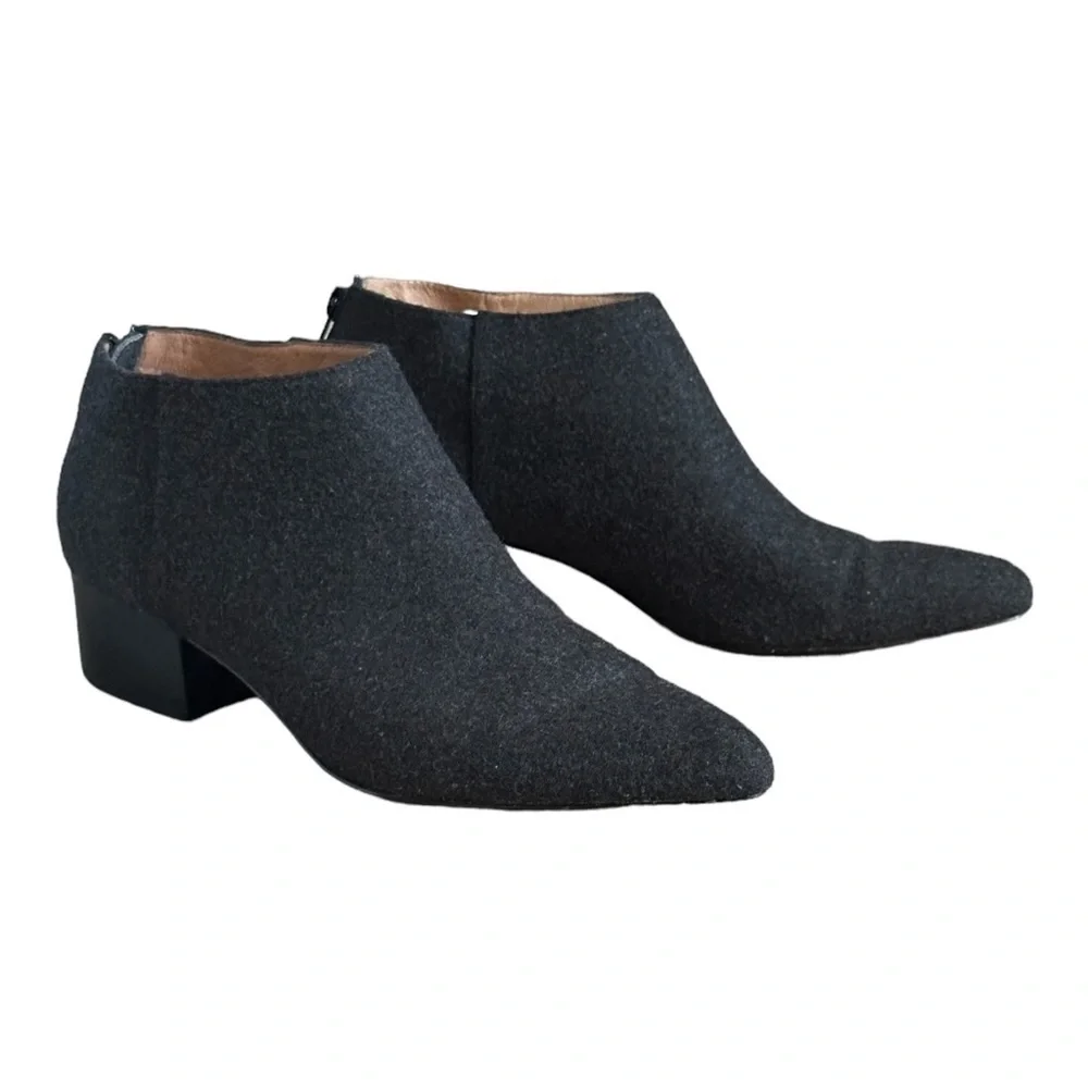 Bettye Muller Charcoal Gray Wool Ankle Boots 10 Pointed Toe Block Heel Back Zip